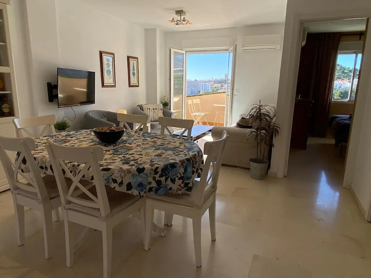 3 Bedroom Penthouse Close By Parque De La Paloma بينالماذينا
